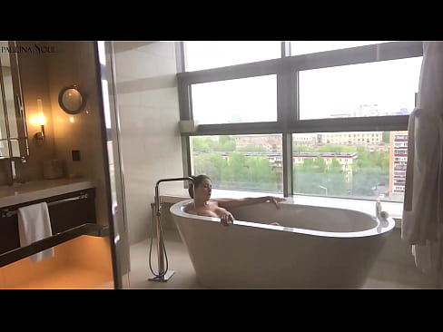 ❤️ Une énorme nana se branlant passionnément la chatte dans la salle de bains ️ Vidéo de sexe at us fr.makesexnotwar.ru